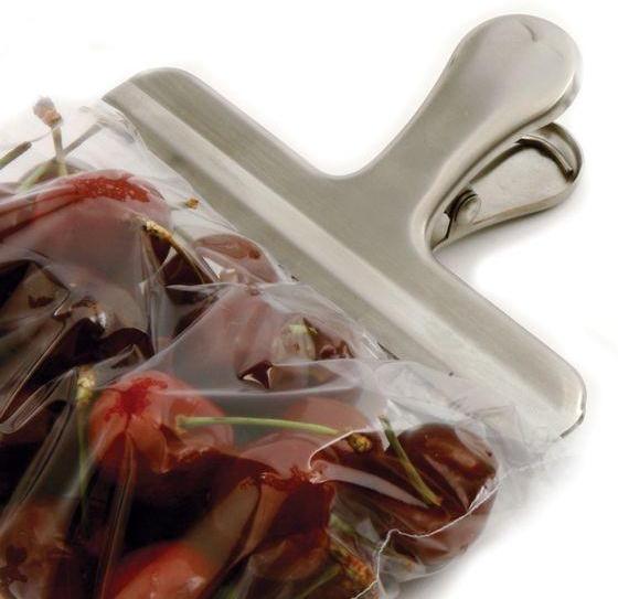 http://www.chefsupplies.ca/cdn/shop/products/Norpro-Jumbo-Stainless-Steel-Bag-Clip-169-2_c08c1fcb-ddb9-457b-b723-097428925760.jpg?v=1674107183