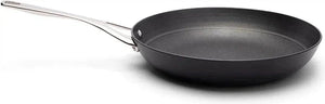 Crowd Cookware - 9" Cast Iron Black Buccaneer Skillet Fry Pan (24 cm) - 77669