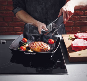 Staub - 10" Cast Iron Square Grill Pan Black (26 cm) - 40501-106